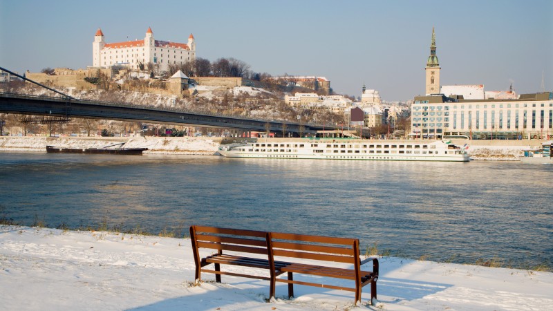 Bratislava og Donau om vinteren